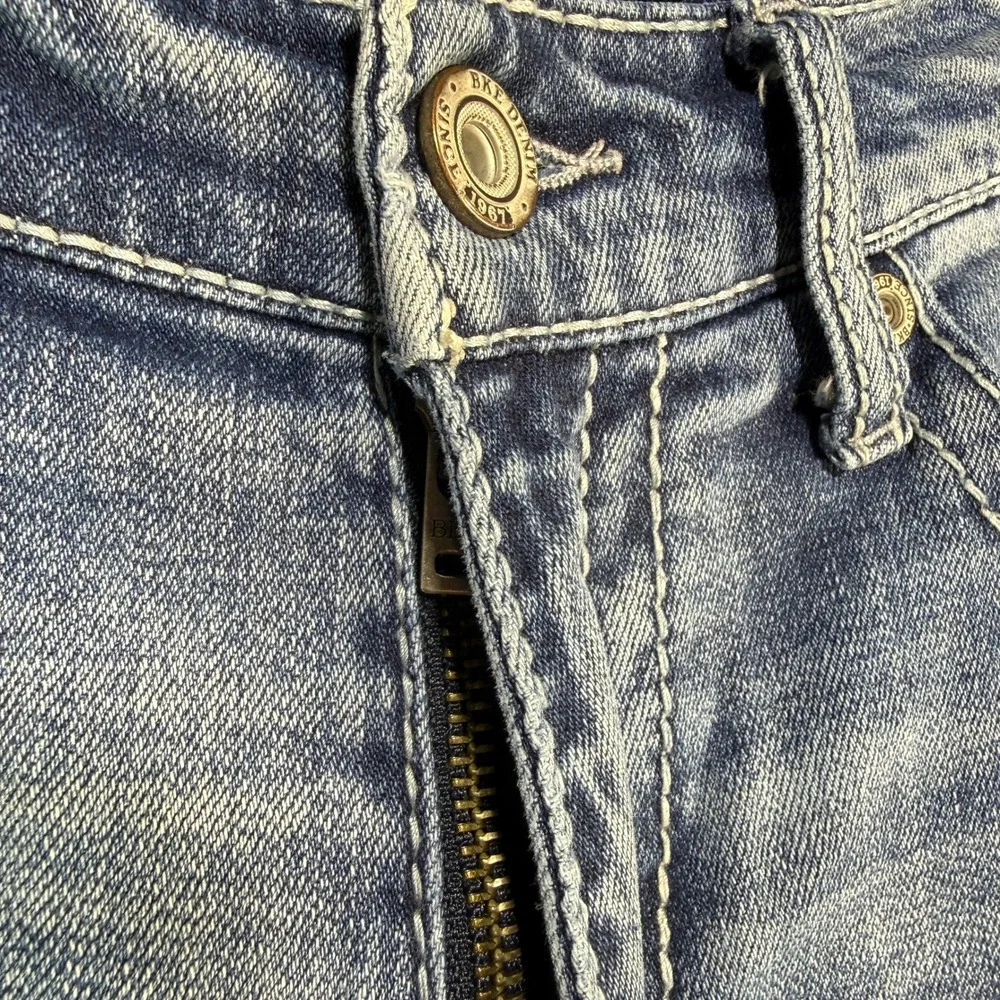 BKE Jake Straight Jeans Mens 31x34 Light Wash Denim Stretch Embroidered Pocket